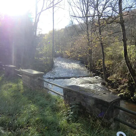 ベッド・アンド・ブレックファスト B ＆ B オー クール ド ヴィレー 3*