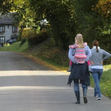 ベッド・アンド・ブレックファスト B ＆ B オー クール ド ヴィレー